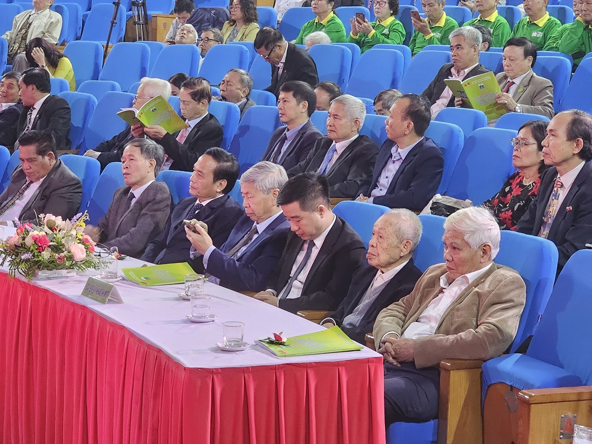 Hội[-]Bảo[-]vệ[-]Thiên[-]nhiên[-]và[-]Môi[-]trường[-]Việt[-]Nam[-]tổ[-]chức[-]đại[-]hội[-]hội[-]lần[-]thứ[-]VIII[-]và[-]kỷ[-]niệm[-]35[-]năm[-]thành[-]lập[-]